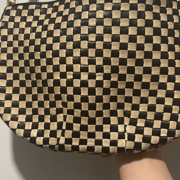 CLARE V bag petit moyen checkered bag with porcelain flower strap - Picture 6 of 11